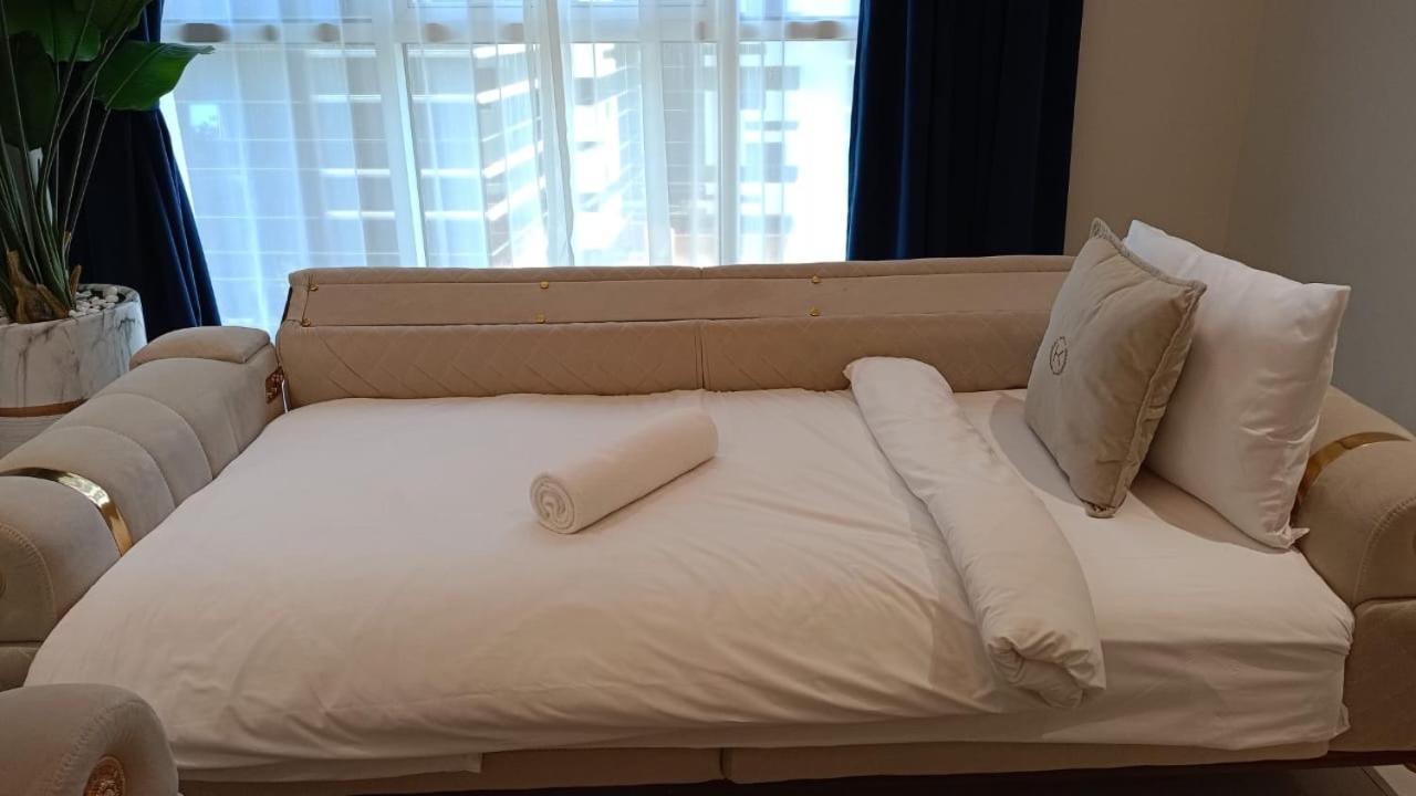 Dunya Tower Luxury And 2 Min Walk To Dubai Mall And Burj Khalifa In Heart Of Downtown Exterior foto